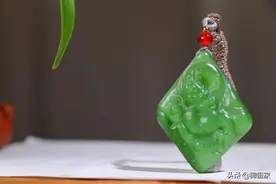 御玺家：和田玉和翡翠哪个贵，谁更值得收藏图片