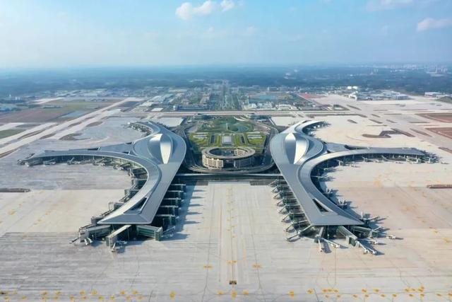 建圈强链优供给、项目攻坚扩需求、政策助企添活力 2022年一季度成都经济平稳开局