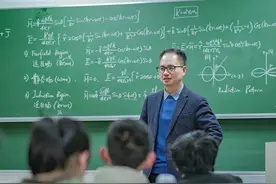 浙江大学一教授板书走红网络！来围观这些舍不得擦的板书图片