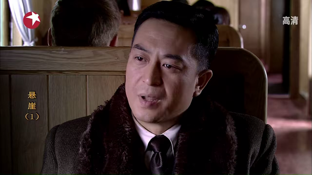悬崖分集剧情介绍（国产谍战剧无与伦比的无冕之王悬崖）