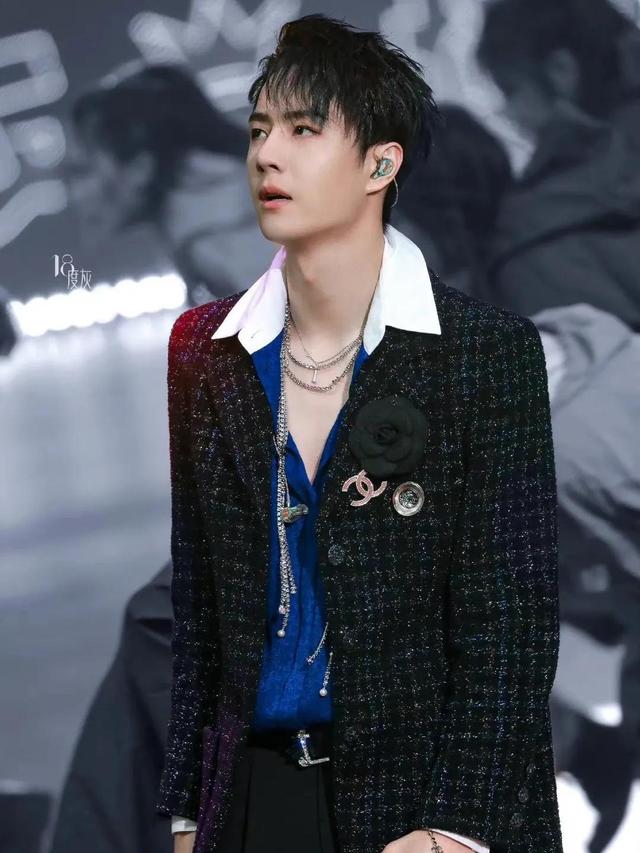 男子舞台妆发型