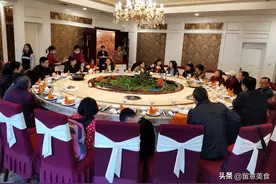 好过分！重庆土豪随礼60块，喝光2瓶老茅台，又暴出几个“陋习”图片