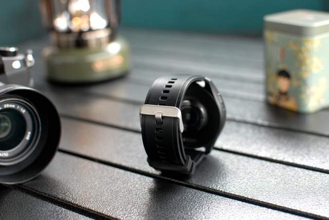 耳机手表二合一设计，智能手表新形态：Wearbuds watch X2