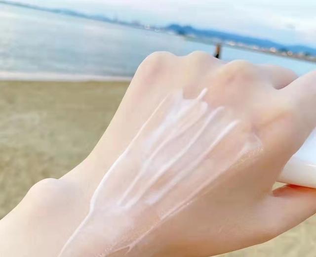 不含酒精的身体防晒乳