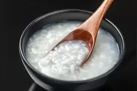 母女二人经常喝粥养生，却查出癌症！医生提醒：4种粥尽量别喝图片