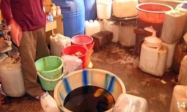 头发也能做酱油？走火入魔的“土法”制酱油，让央视记者都反胃