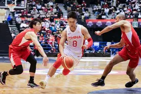 同样是三后卫阵容，杜锋和李楠的战术差别在哪里？图片