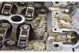 往发动机里倒白糖泄愤，获刑！图片