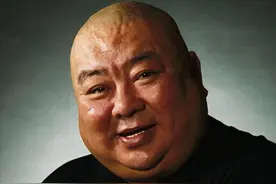 原来他已去世四年，因两次车祸改行当演员，出演星爷电影时被感谢图片