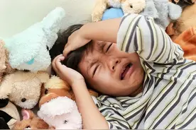 孩子从小爱睡午觉和不爱睡午觉，将来有何差异？3个方面差距明显图片