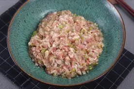 肉馅怎么调好吃？教你万能调制方法，切记多放2味料，鲜嫩又多汁图片