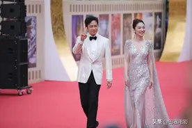 华表奖红毯：章子怡满分贵气，袁泉气质好独特，被刘德华帅到了图片