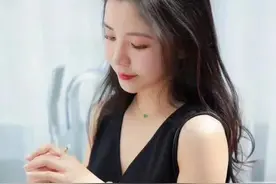 百年人，千年妖，万年玉，亿万年翡翠图片