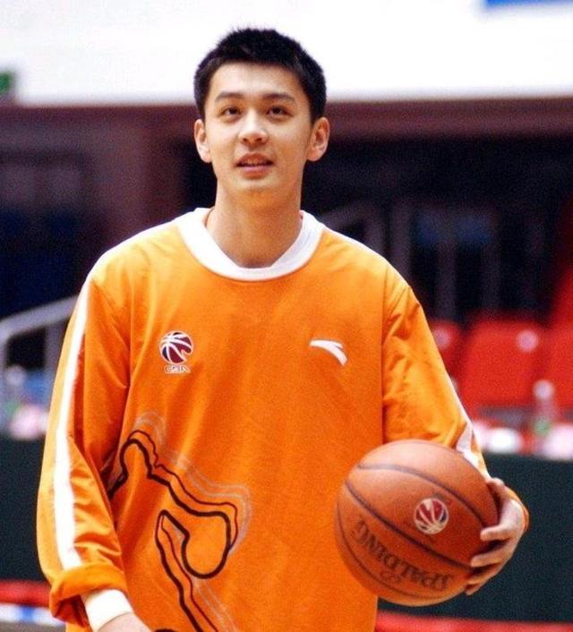 白马少年到暴躁老哥,当主帅后却传出对妻子不忠(辽宁男篮杨鸣简介资料