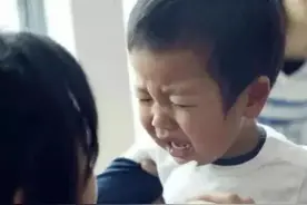 孩子不吃饭，饿一顿就好，那些被“饿”的孩子，最后都怎么样了？图片