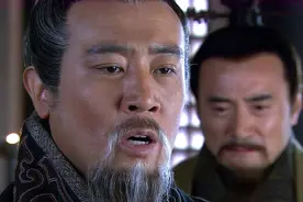 刘备临死前疯狂暗示赵云，要小心提防此人，可惜赵云没听懂图片