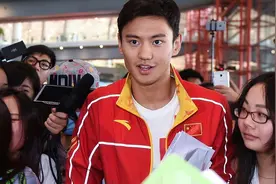 16年，一纸红头文件，将宁泽涛从国家游泳队开除，原来早有迹可循图片