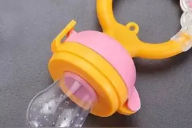 婴儿使用安抚奶嘴的利弊图片