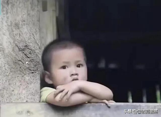 90后夫妻12年间生了10个孩子，丈夫表示：不懂怎么避孕