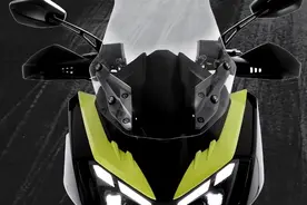 31800元，三阳哈士奇ADV300上市！标配TCS！图片