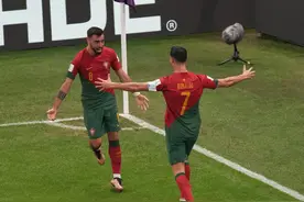 C罗头球还是B费吊射？庆祝动作说明C罗志不在此，球队胜利最重要图片