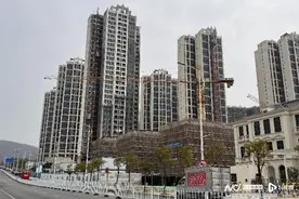 广州黄埔一楼盘延期交楼，数百适龄学生或难按期入读配套学校图片