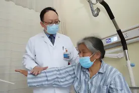 打羽毛球打断了肩关节里的“筋”？运动达人要当心这种病！|第医线图片