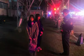 寒假没耍够 两名初中女生离家出走见网友 民警苦口婆心劝回图片