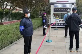 东城区将常态化核酸检测采样点秩序问题纳入网格化监管图片