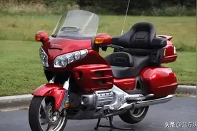 本田金翼系列是豪华摩旅车标杆，买得起的都是有情怀不差钱的车主图片