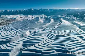 甘肃武威：春雪润祁连 梯田美如画图片