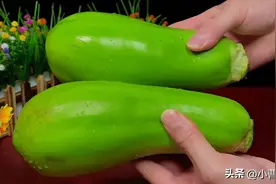 茄子不炒才好吃，加入面粉搅一搅，出锅瞬间变美食，太香了图片