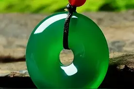 养身体的珠宝 选珍珠还是玉图片