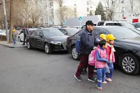 放假通知！全国中小学生假期统一提前，只有福建年前四天才放假图片