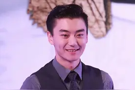 12年了，“捧不红”的陈月末，如今给爸爸陈宝国狠狠争了口气图片