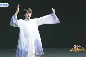 #刘宇拉伸变画风秒回童年# 欢乐大放送！校园回忆来了图片