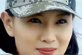 最美军花侯梦莎图片