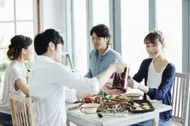 男女朋友，关系异常，会有“四变”图片