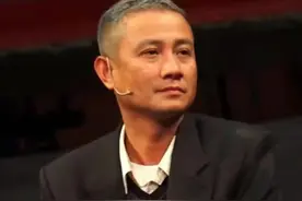 38岁文章近况曝光，模样大变满头白发，前妻马伊琍状态却越来越好图片