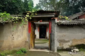 农村人家有没有必要建围墙？为什么说围墙会阻碍农村邻里关系？图片