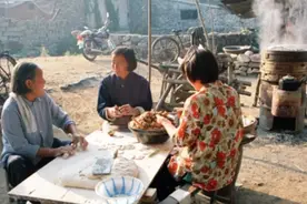 老话说：“一户开两门，人财都难存”，两门指什么？并非空穴来风图片