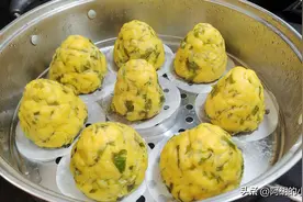 芹菜叶窝窝头：芹菜叶是“脂肪克星”！随手一蒸，饱腹抗饿助减重图片