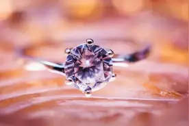 钻石是自然界最硬的物体，如何用更硬的物质对它进行切割图片