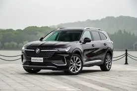 昂科威Plus：2.0T+四驱，油耗7个多！与汉兰达同级，配置却高不少图片