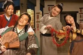 周晓鸥：和吴京是发小，婚姻失败独自抚养儿子，53岁成全能艺人图片