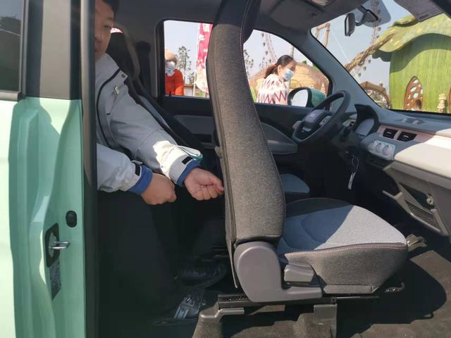 试驾奇瑞QQ冰淇淋，一台不可多得的精致小车