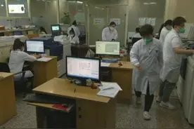 长春邮政联合吉大一院设立了“邮政寄递专区”，患者病历特快专递送到家图片