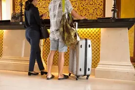 为什么酒店退房时几乎不查房了？内部工作人员说出真相，长知识了图片
