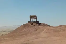 这首词表面写送别，实则愤懑满怀，牢骚满腹，能猜到是哪首词吗？图片