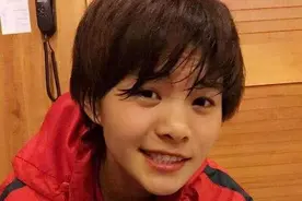 女足王霜：5岁被双亲抛弃，在姨母家长大，如今成为一员足球猛将图片